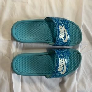 Nike Benassi JDI Slides